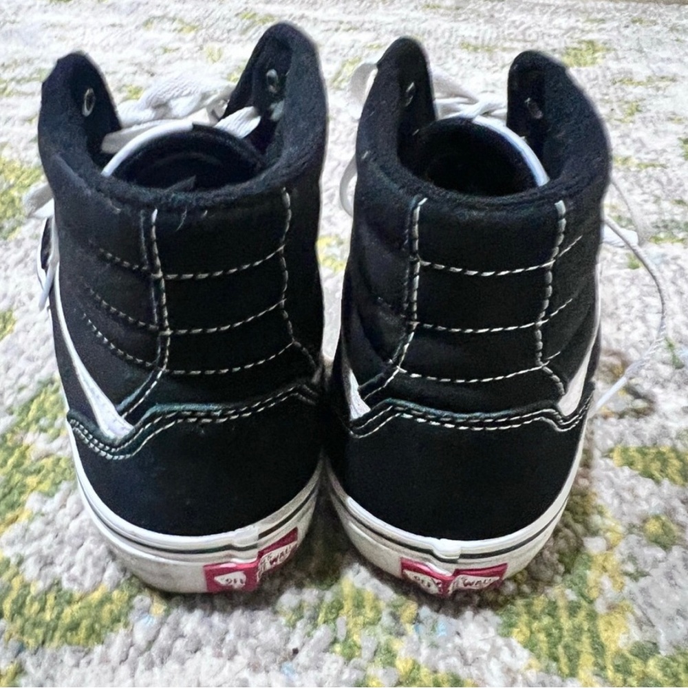 Vans - Picture 9 of 9